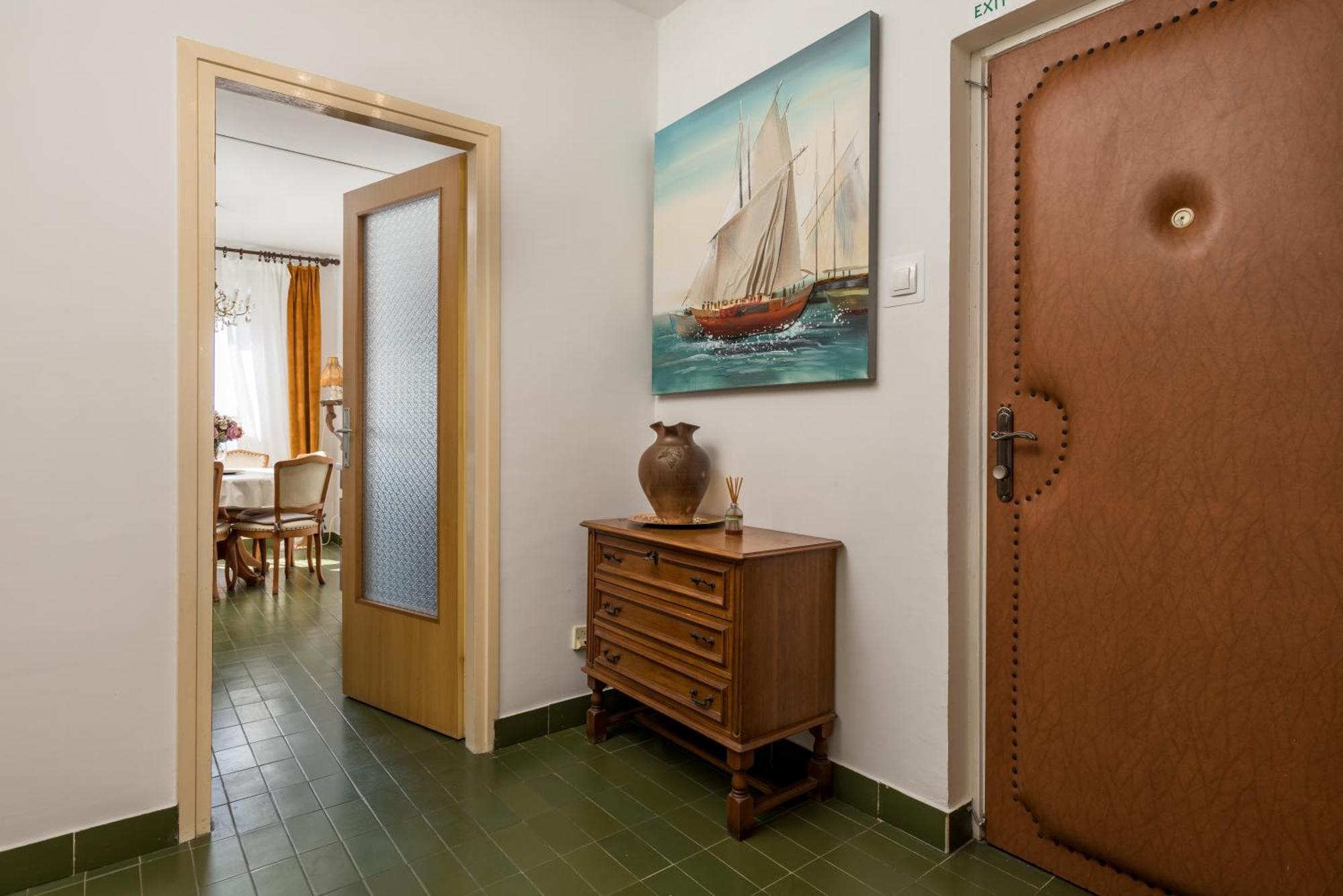 Blue Port Apartment คราลเยวีจา ภายนอก รูปภาพ